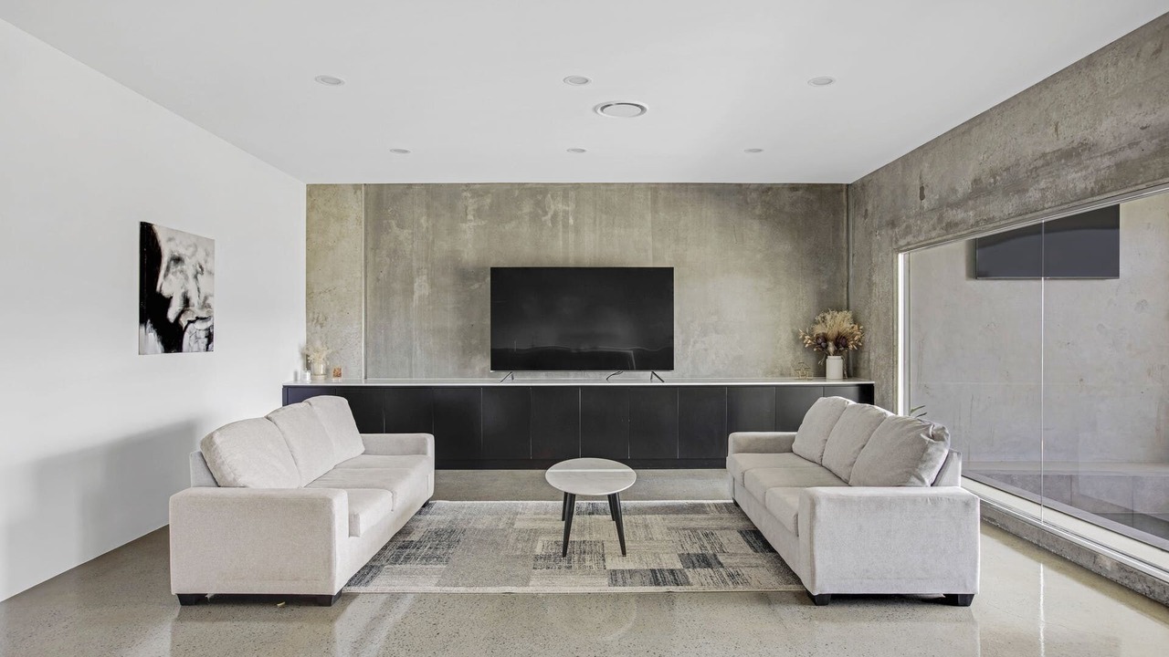 Photo of Livingroom in Broadbeach Waters