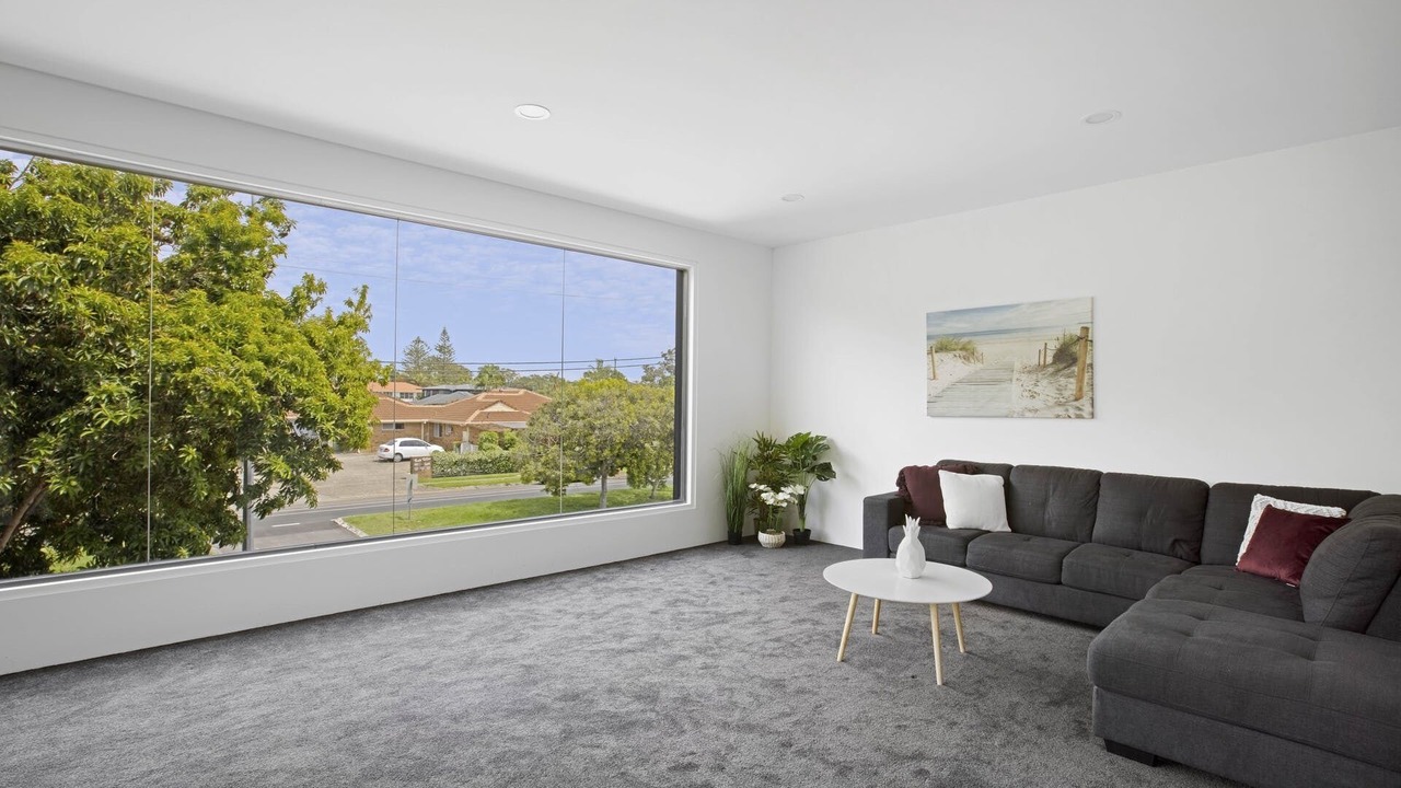 Photo of Livingroom in Broadbeach Waters