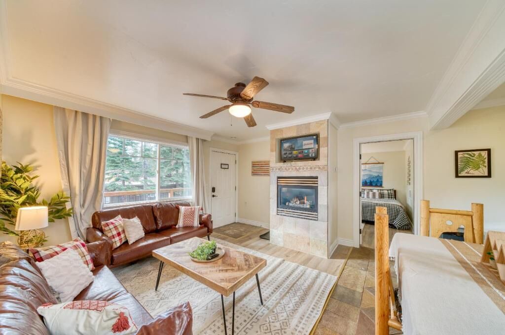 Photo of Livingroom in Lakeside Park