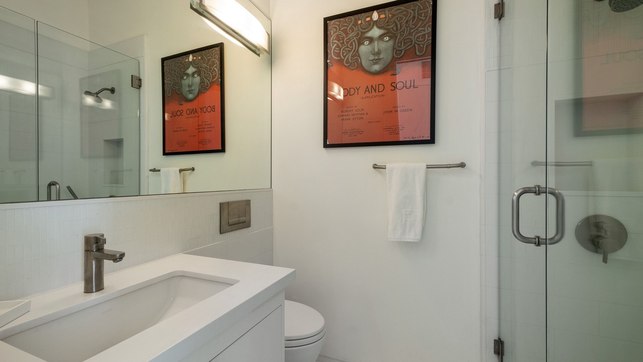 Photo of Bathroom in Carpinteria