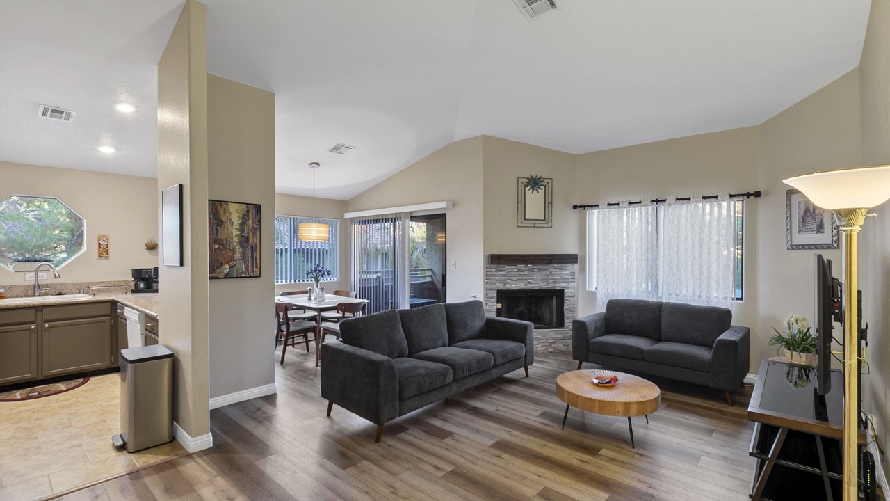 Photo of Livingroom in Spring Valley