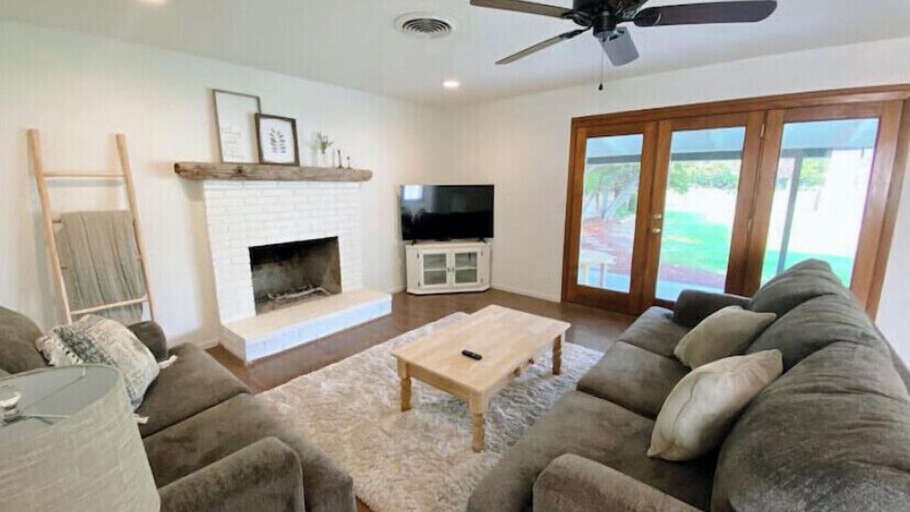 Photo of Livingroom in Exeter