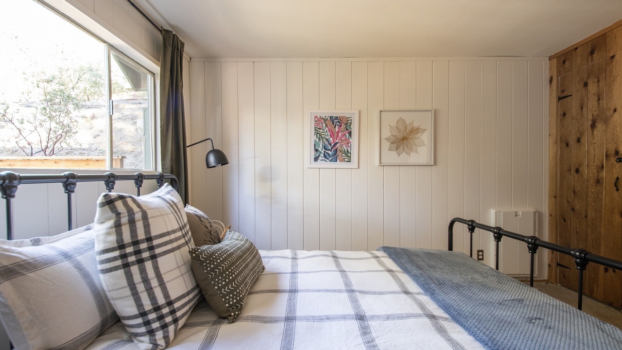 Photo of Bedroom in Idyllwild