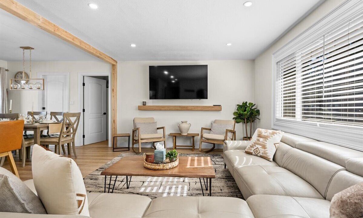 Photo of Livingroom in Tahoe Island