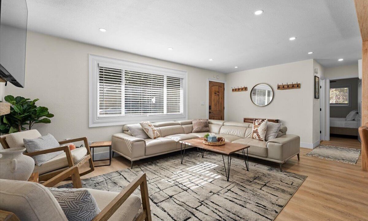 Photo of Livingroom in Tahoe Island