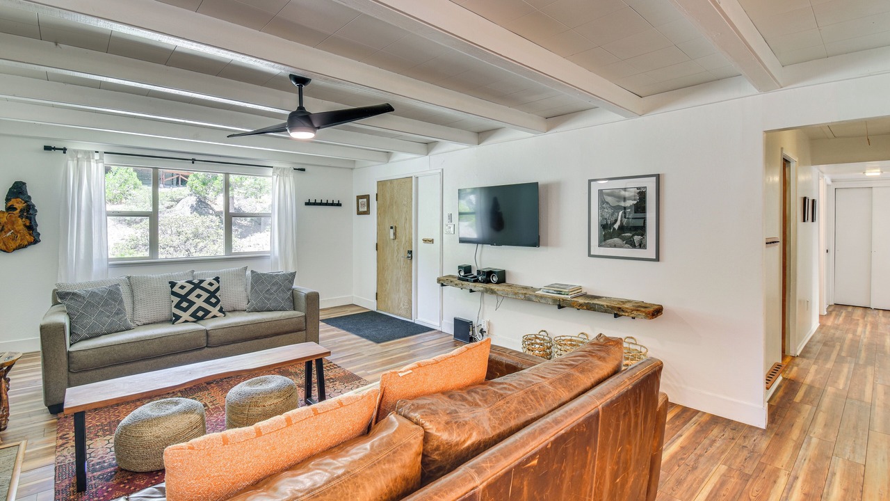 Photo of Livingroom in Strawberry