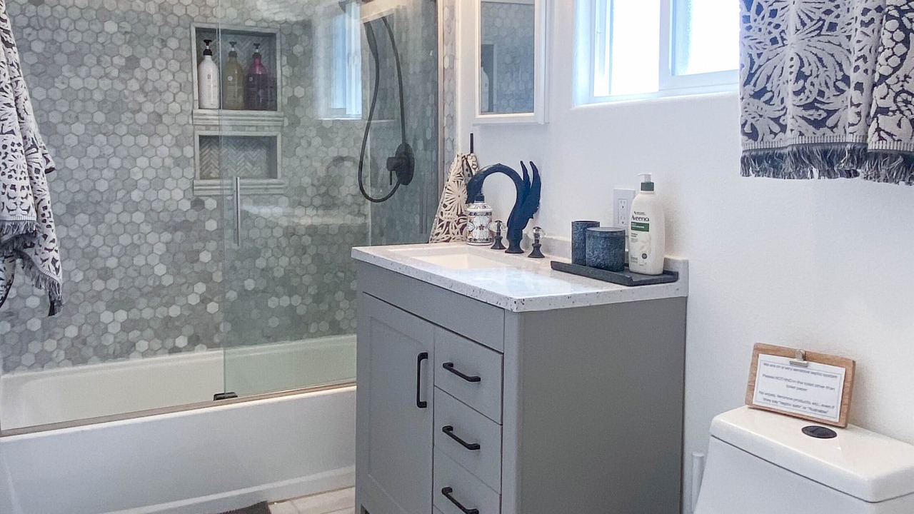 Photo of Bathroom in Landers