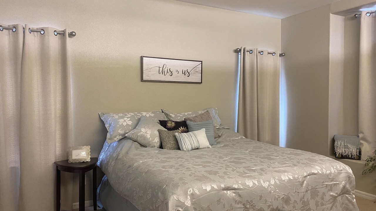 Photo of Bedroom in Needles