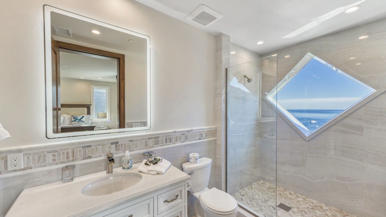 Photo of Bathroom in Avalon