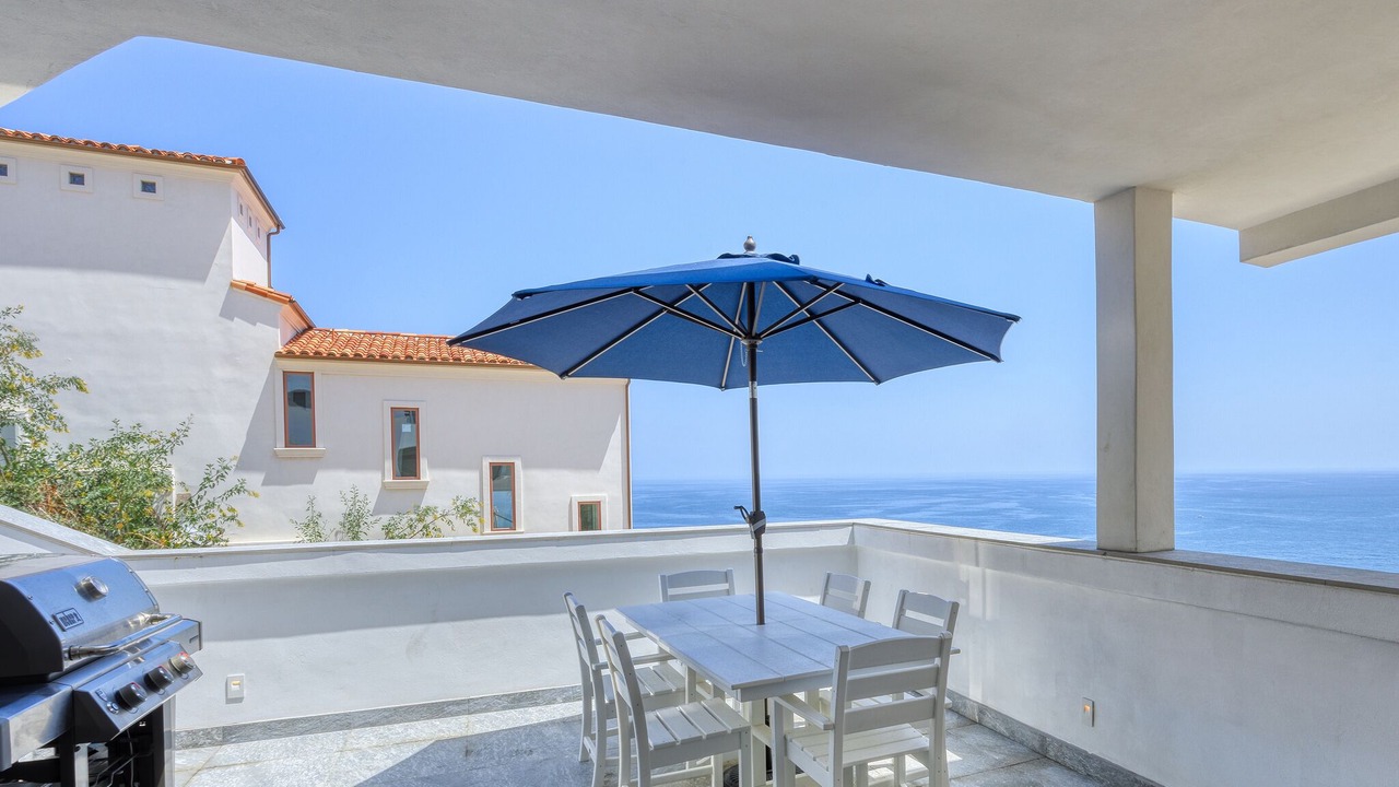 Photo of Patio Balcony in Avalon