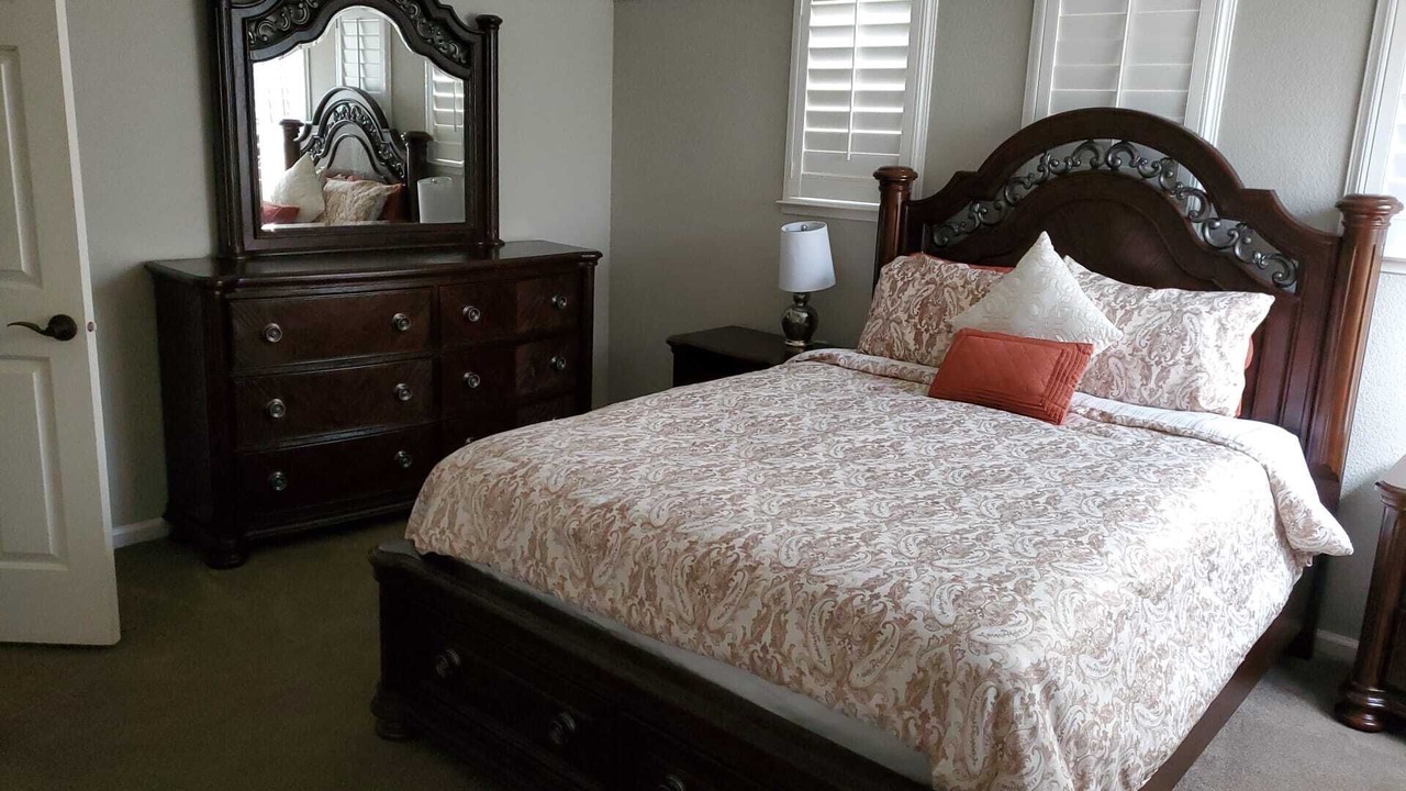 Photo of Bedroom in Raisin