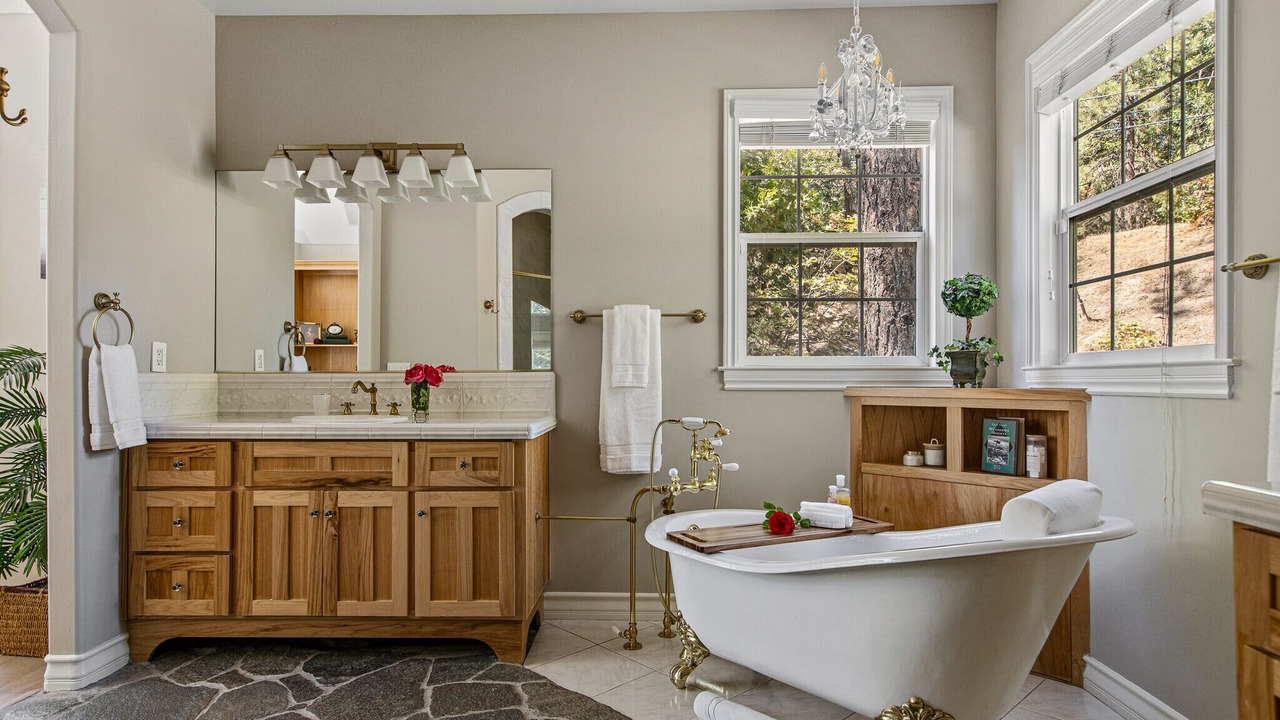 Photo of Bathroom in Lake Arrowhead