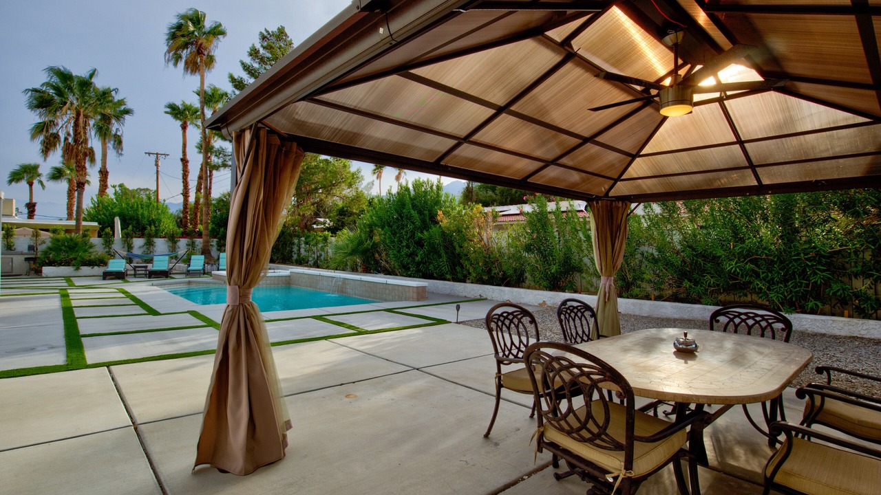 Photo of Outdoor in Racquet Club South