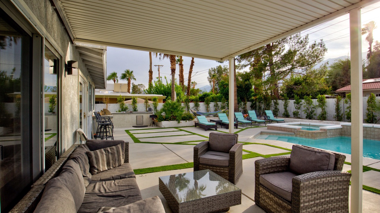 Photo of Outdoor in Racquet Club South