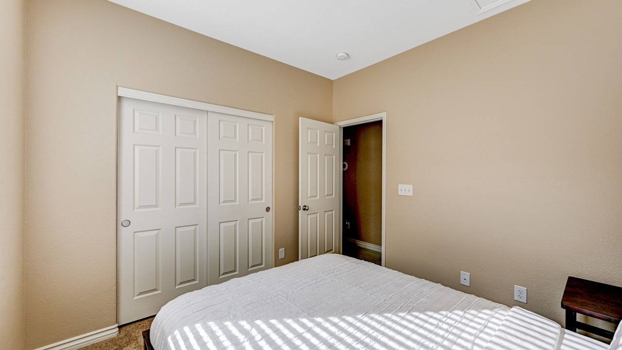 Photo of Bedroom in Enterprise