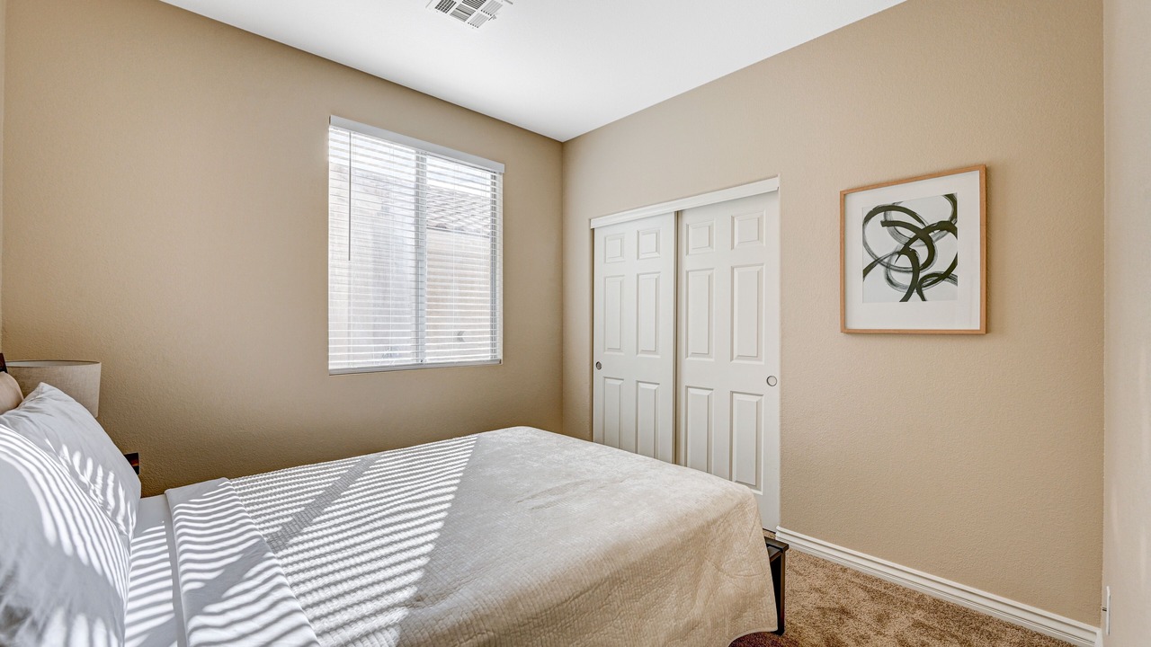 Photo of Bedroom in Enterprise