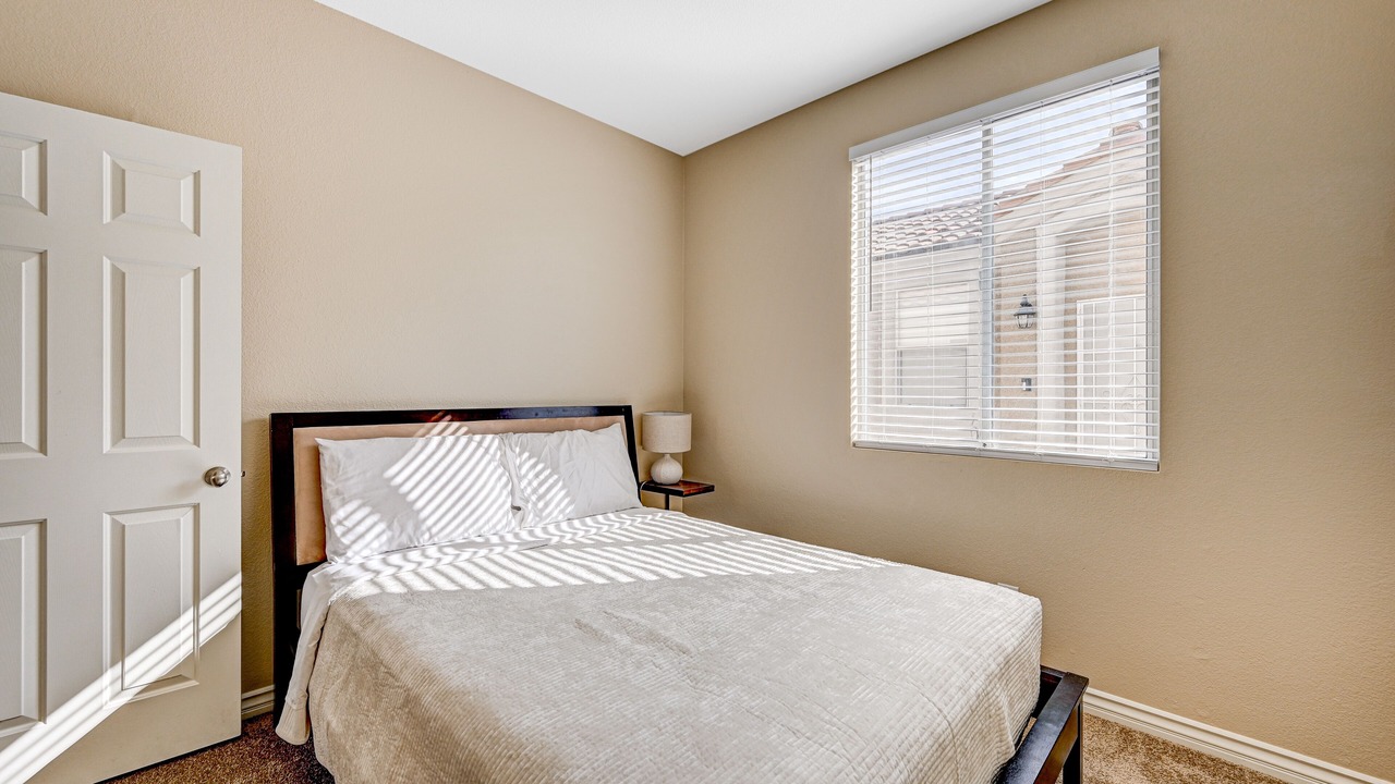 Photo of Bedroom in Enterprise