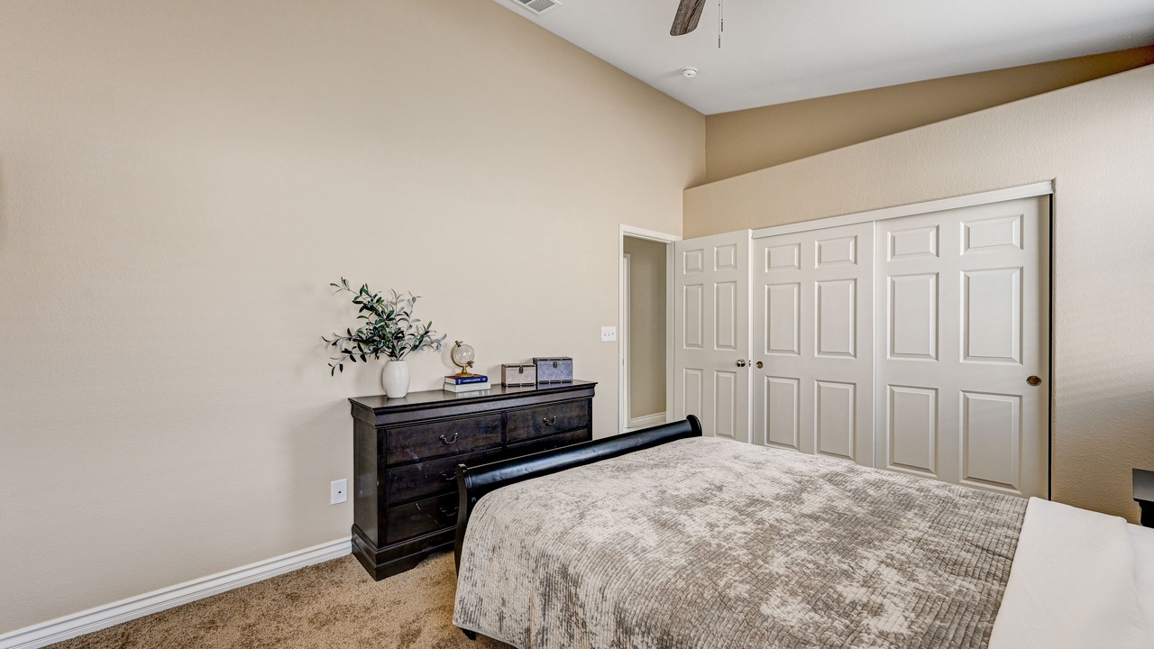 Photo of Bedroom in Enterprise