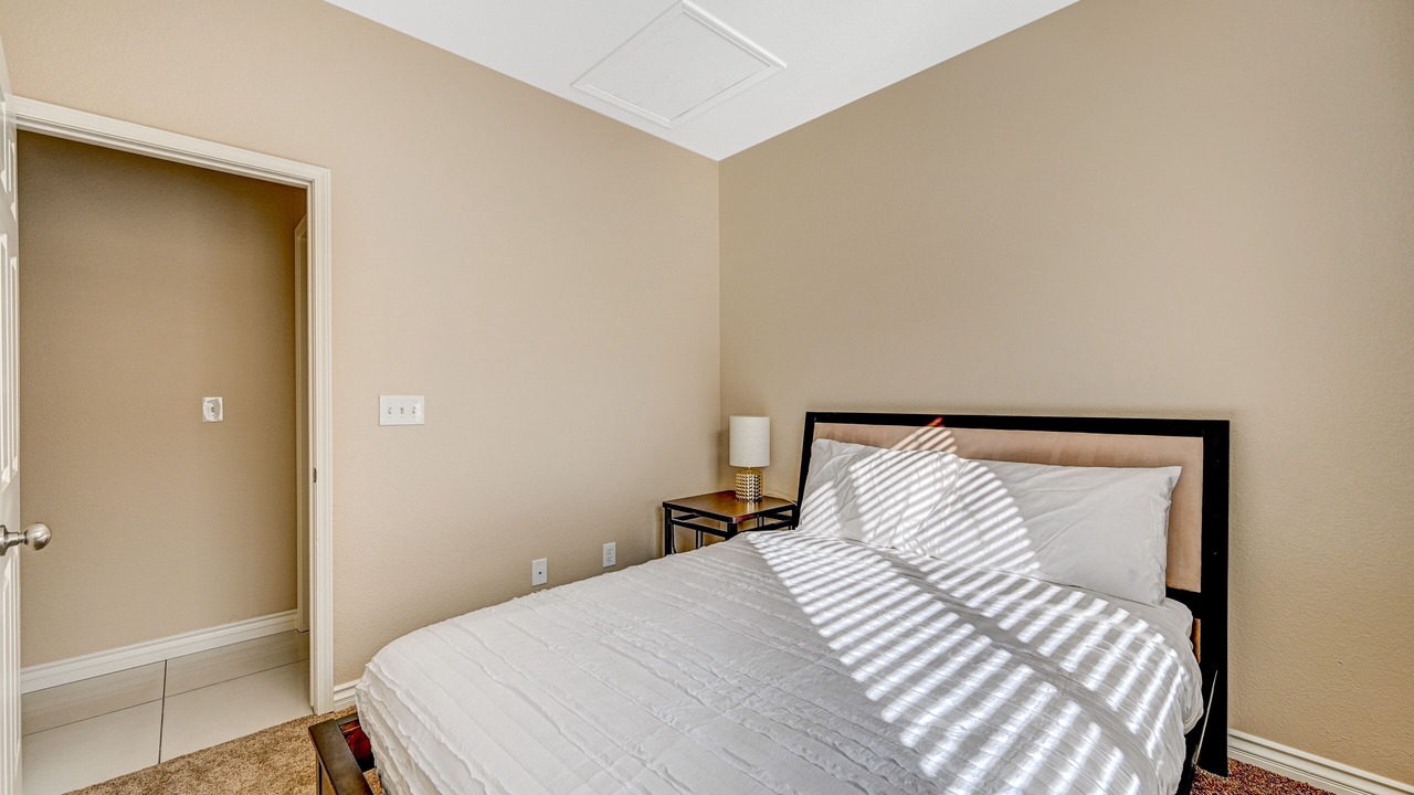 Photo of Bedroom in Enterprise