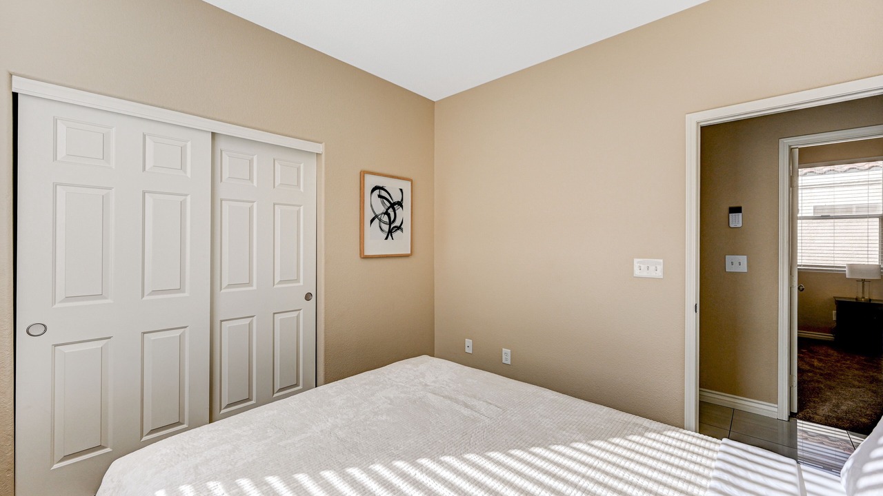 Photo of Bedroom in Enterprise