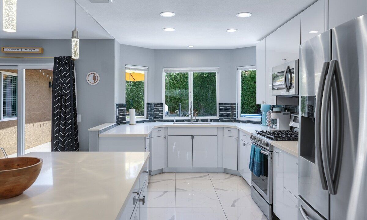 Photo of Kitchen in Racquet Club South