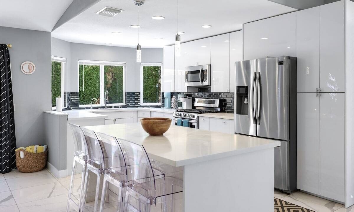 Photo of Kitchen in Racquet Club South