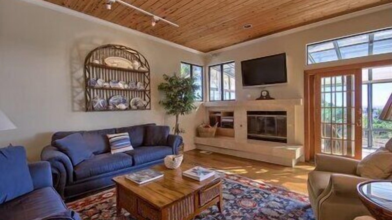 Photo of Livingroom in Happy Hill