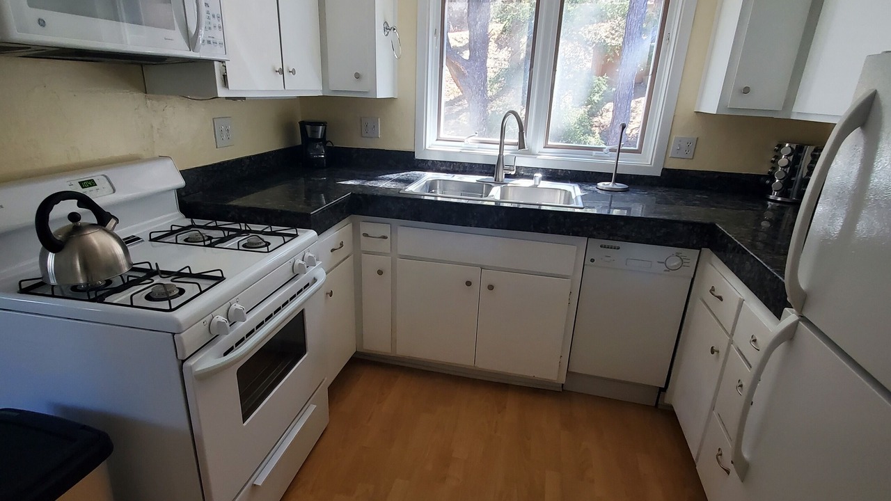 Photo of Kitchen in Pine Mountain Club