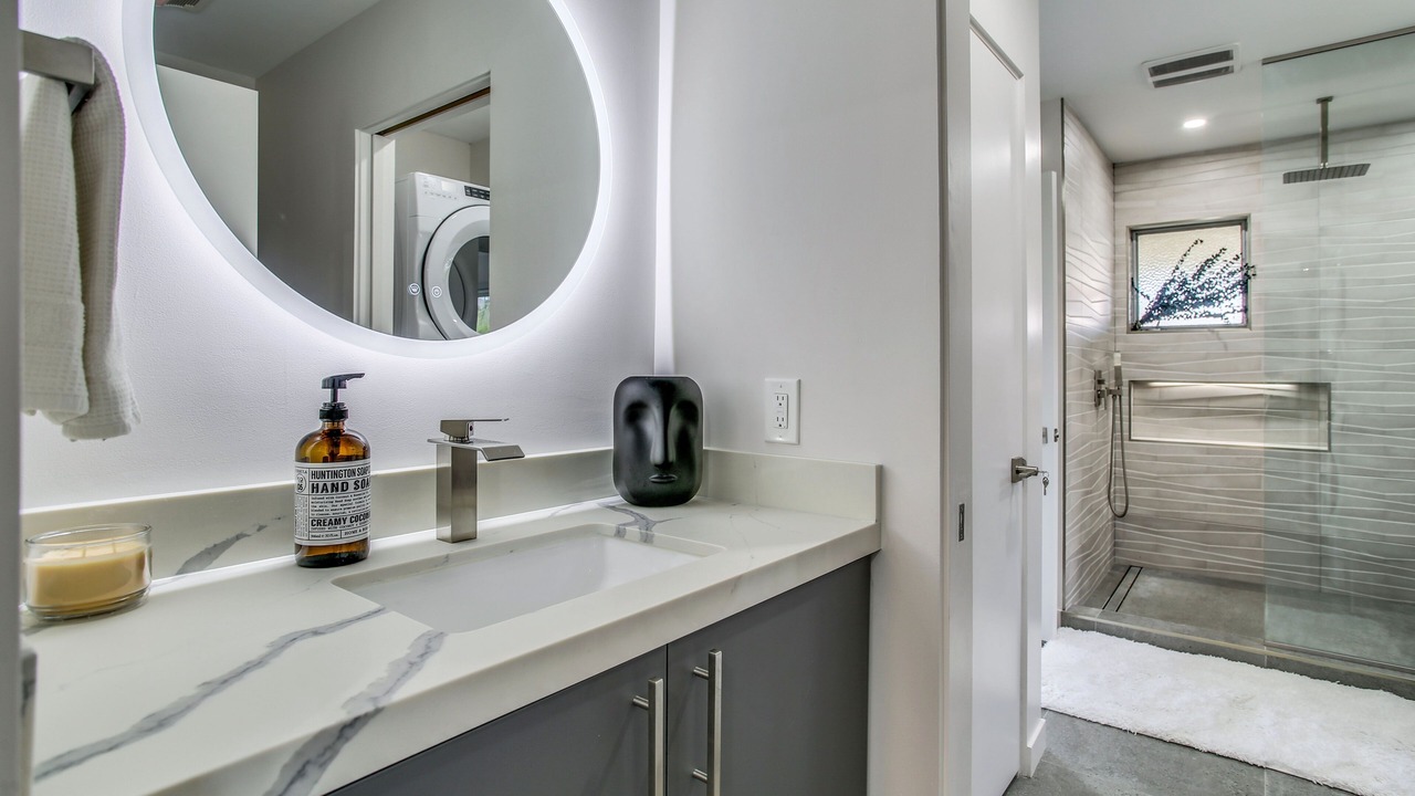 Photo of Bathroom in Araby Commons