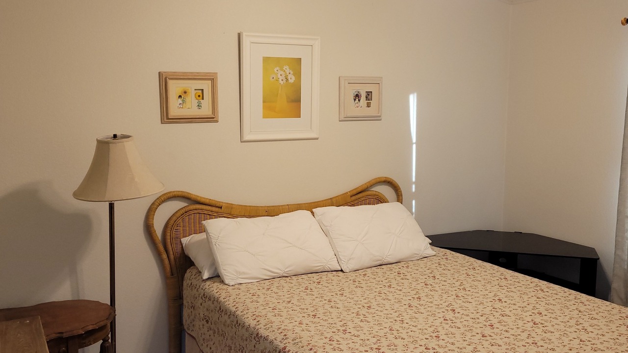 Photo of Bedroom in Holiday Shores