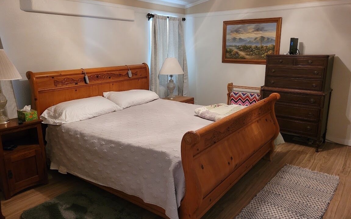 Photo of Bedroom in Holiday Shores