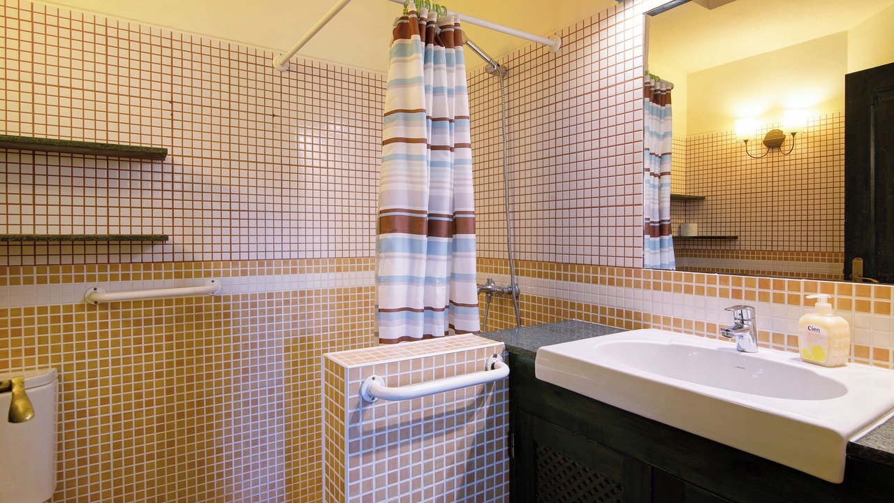 Photo of Bathroom in Tavira