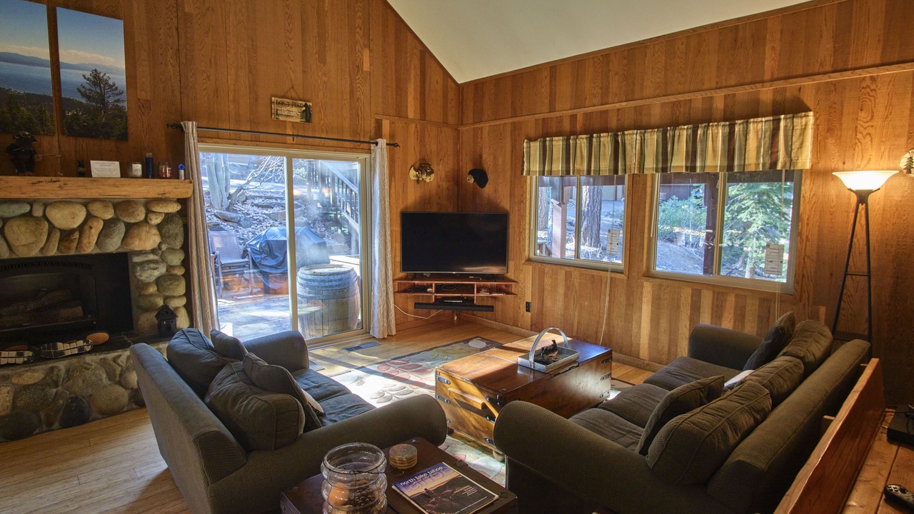 Photo of Livingroom in Kingswood Estates