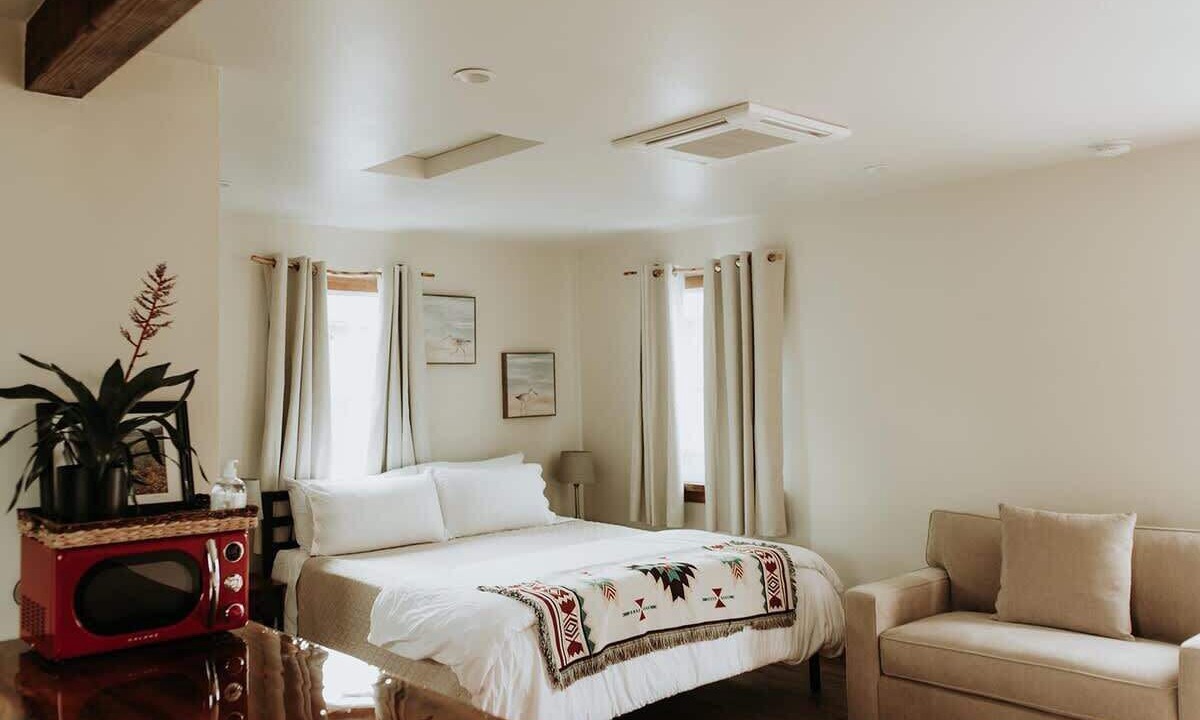 Photo of Bedroom in Baywood Park