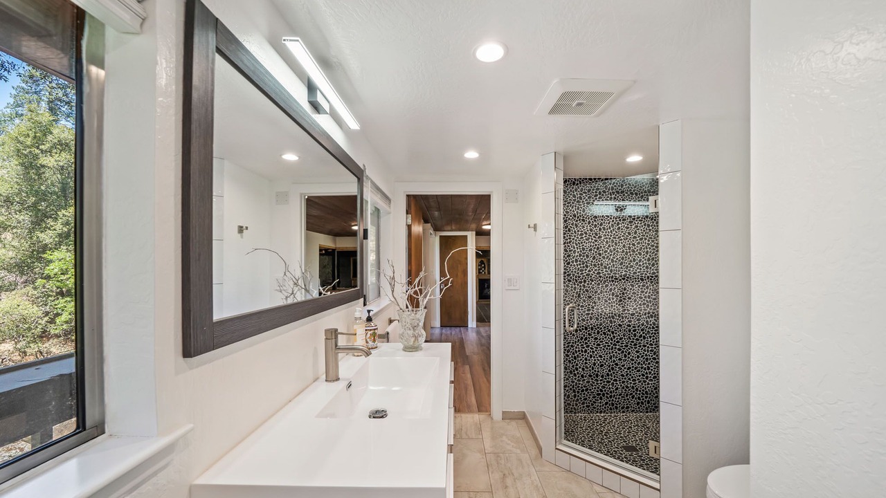 Photo of Bathroom in Yosemite Forks