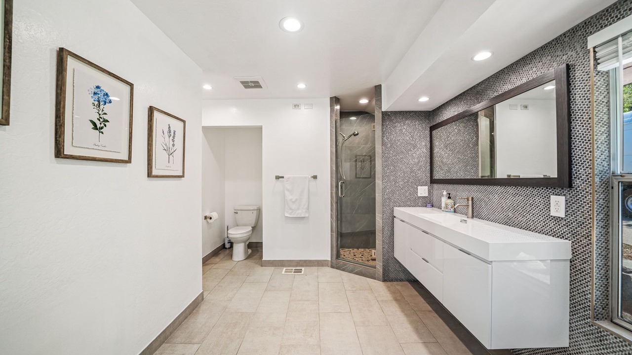 Photo of Bathroom in Yosemite Forks