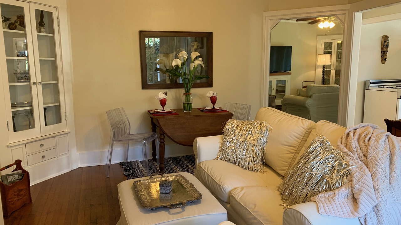 Photo of Livingroom in Oak Park