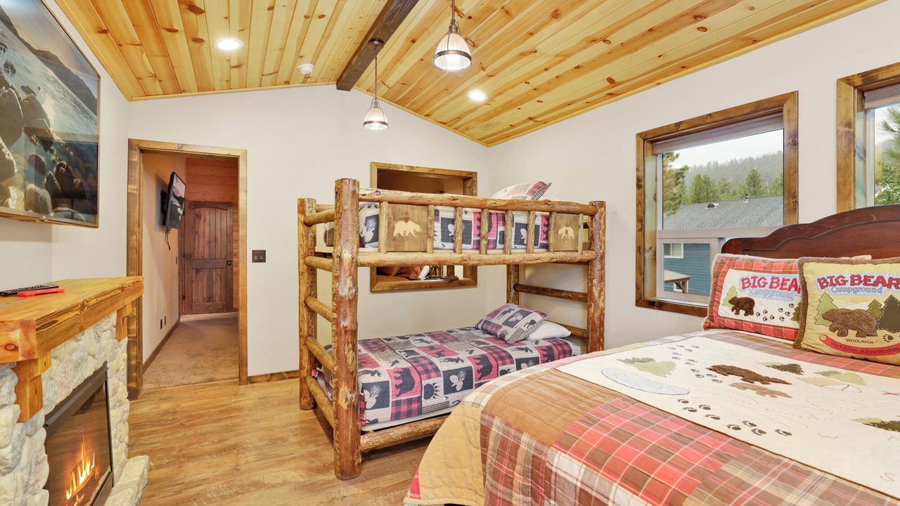 Photo of Bedroom in Big Bear Lake