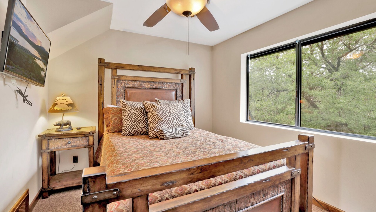 Photo of Bedroom in Big Bear Lake