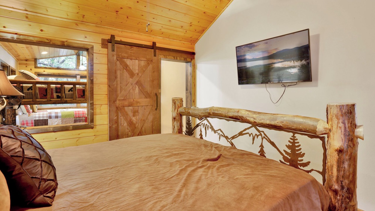 Photo of Bedroom in Big Bear Lake