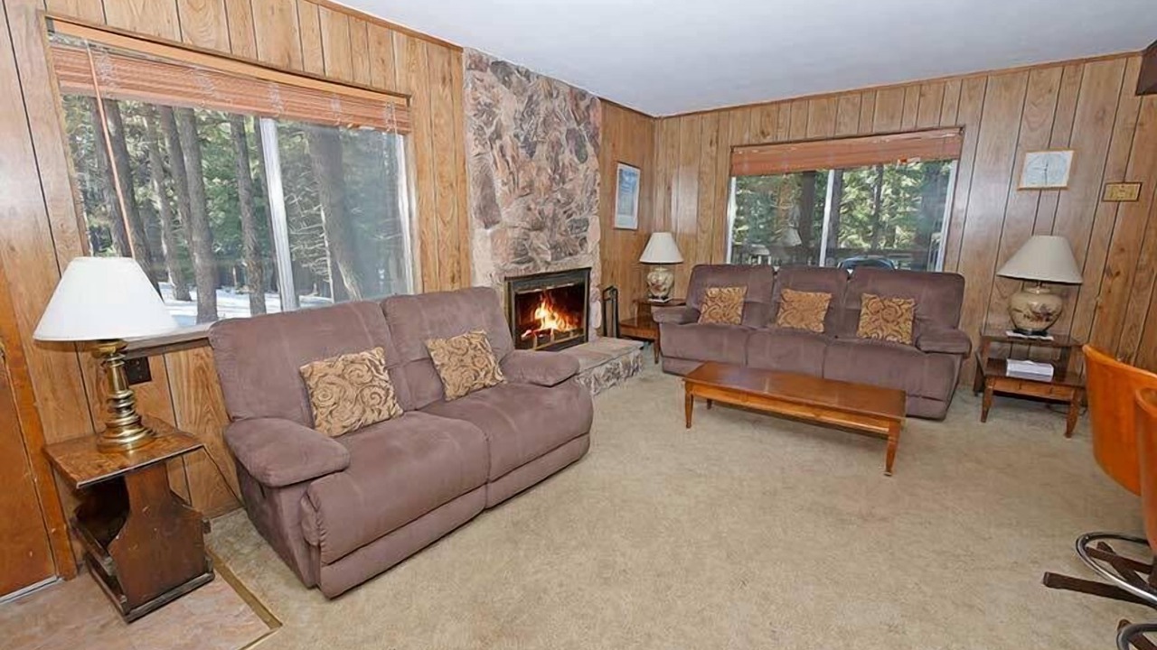 Photo of Livingroom in Pioneer Trail