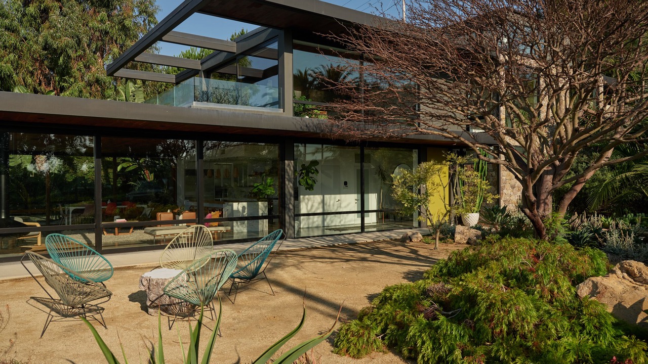 Photo of Patio Balcony in Eastern Malibu