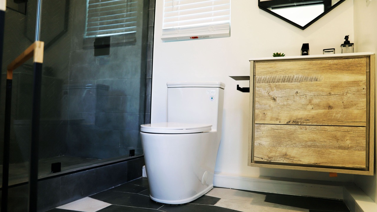 Photo of Bathroom in Woodland Hills