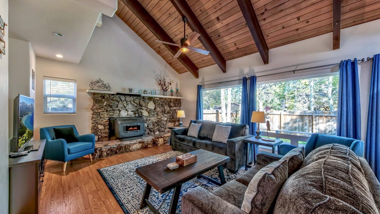 Photo of Livingroom in Tahoe Paradise
