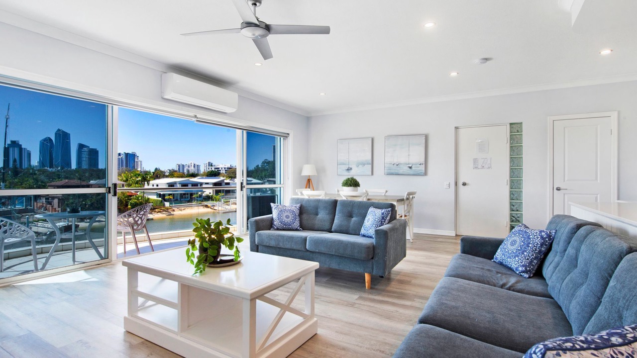 Photo of Livingroom in Broadbeach Waters