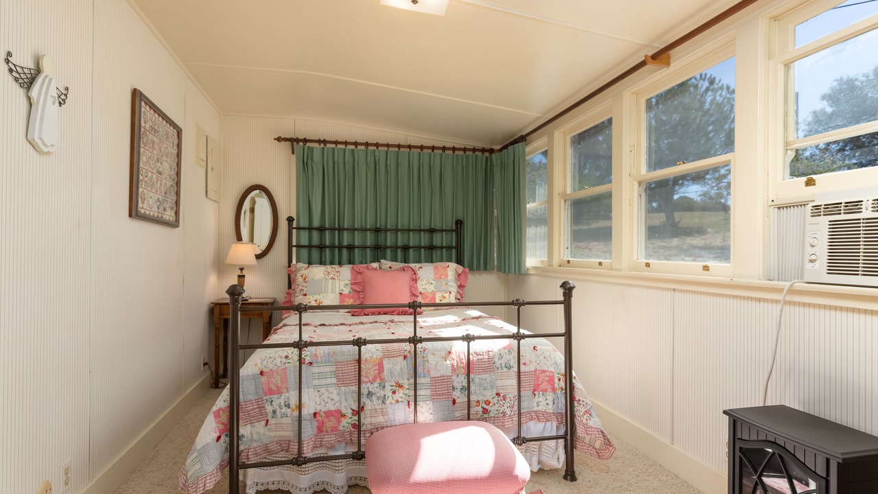 Photo of Bedroom in Julian