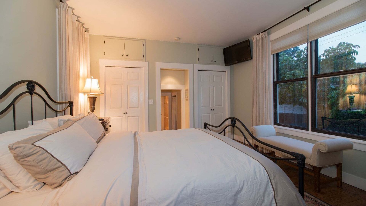 Photo of Bedroom in Laguna
