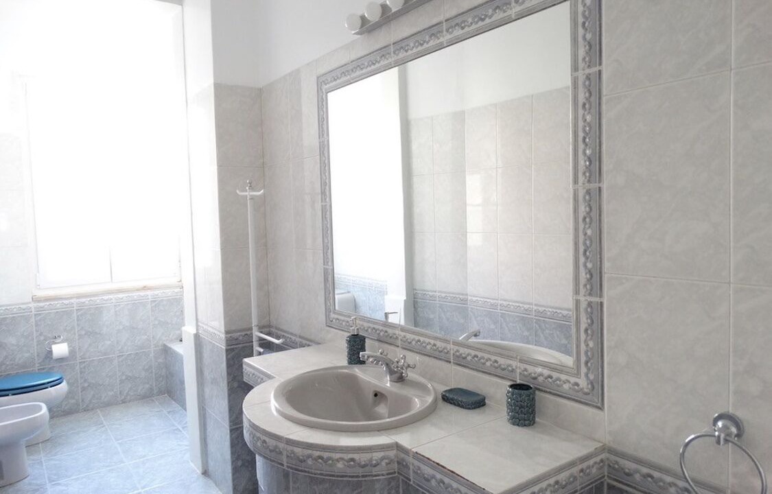 Photo of Bathroom in Alfama