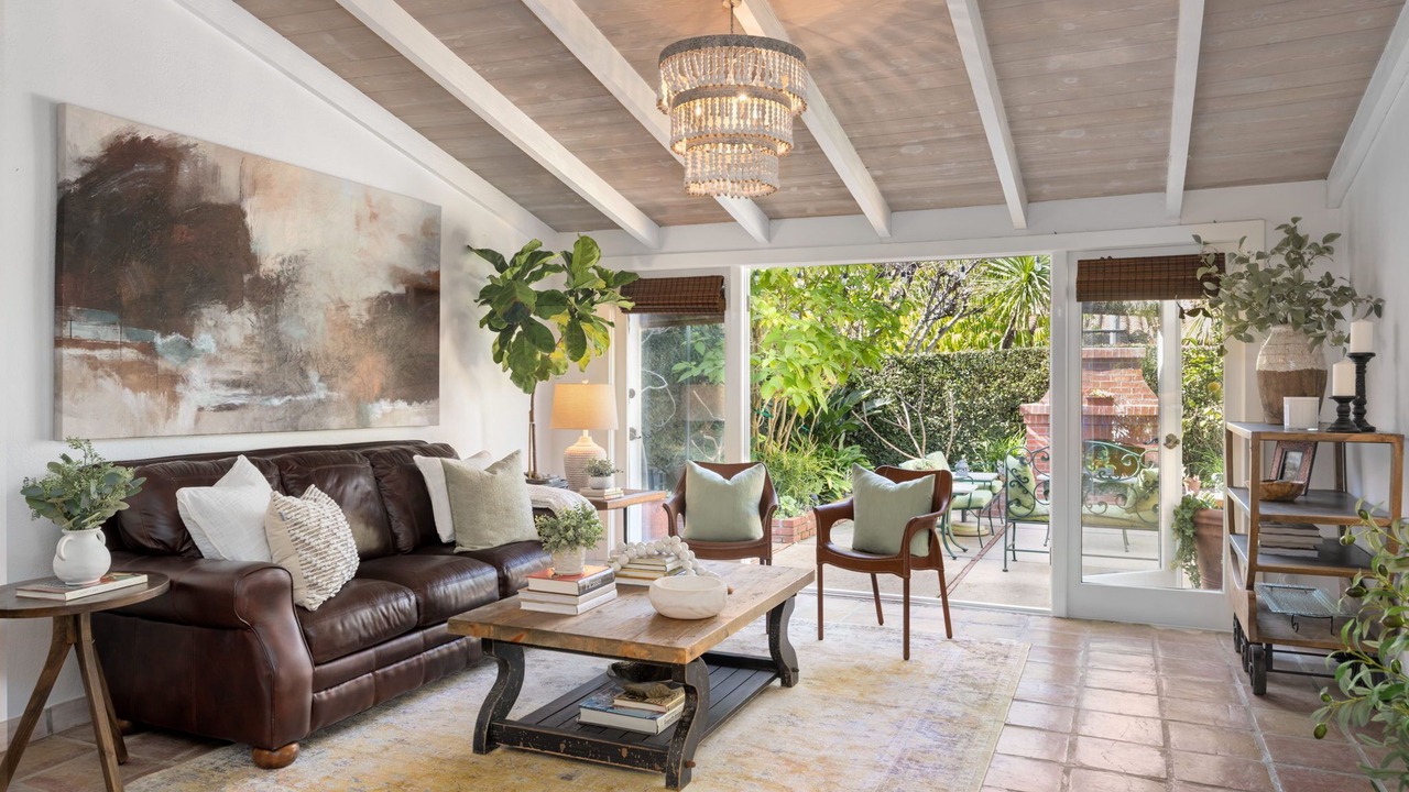 Photo of Livingroom in West Newport