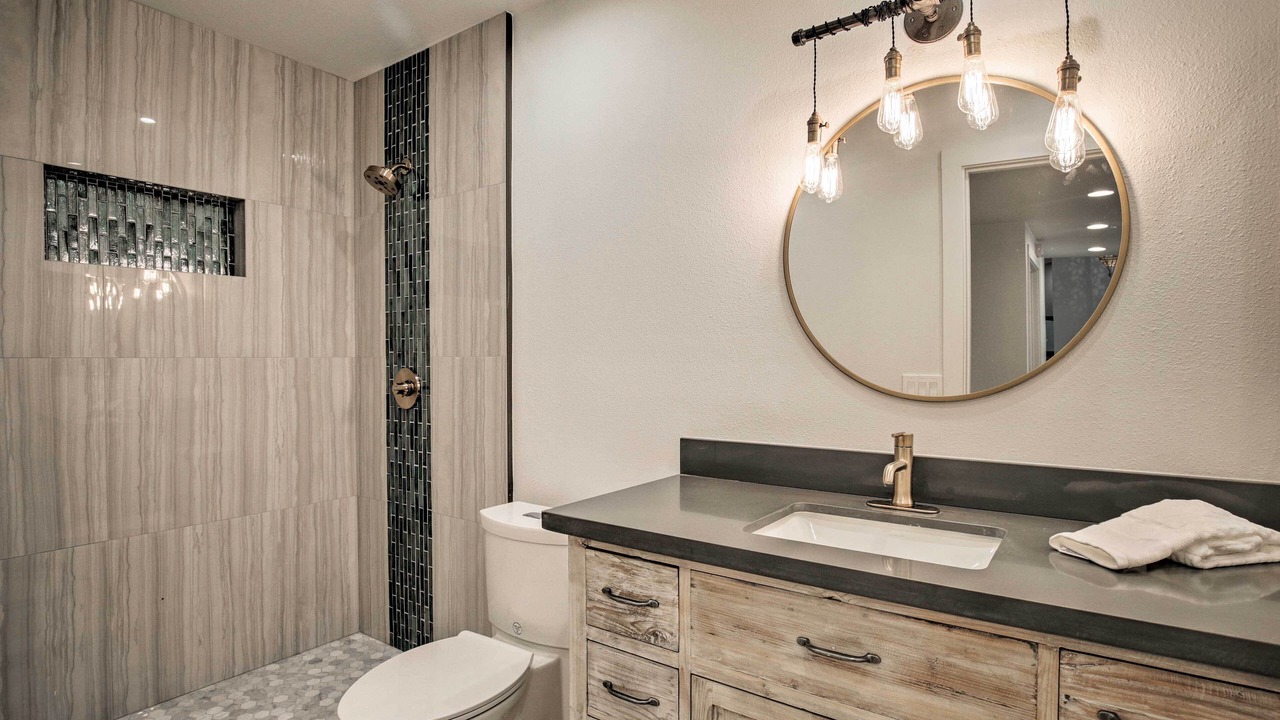 Photo of Bathroom in Valley Center
